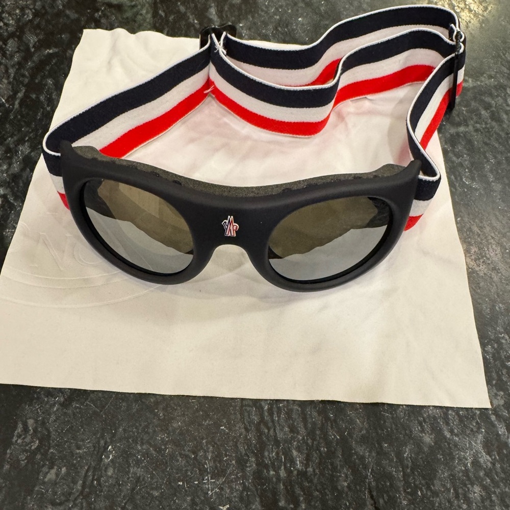 Moncler MM0051 Sunglasses